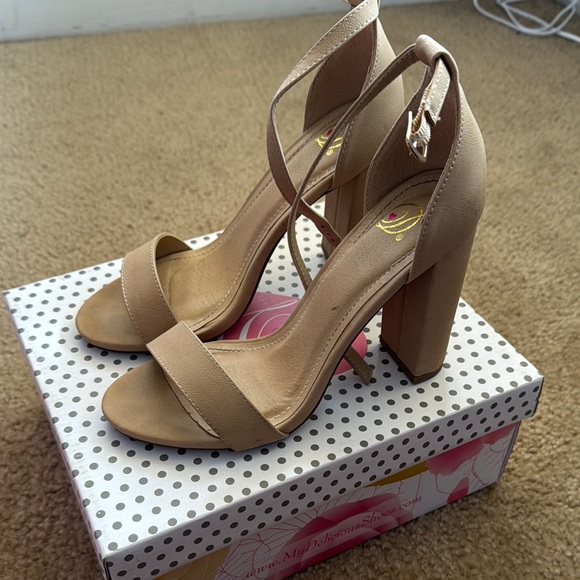 Elegant Tan Heels - Picture 2 of 4